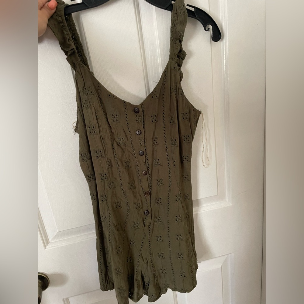 Green romper by Haute Monde - Picture 1 of 2